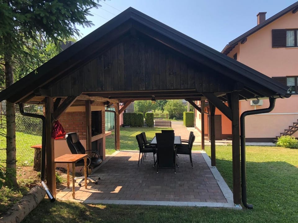 Plitvice Family Apartment Bed and Breakfast in Lika-Senj County