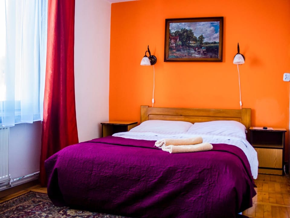 Bed, Other, Photo of the whole room, Decorative detail, Bedroom