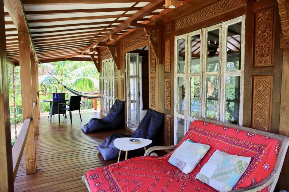 Day, Garden, Balcony/Terrace, Living room, Seating area, Garden view