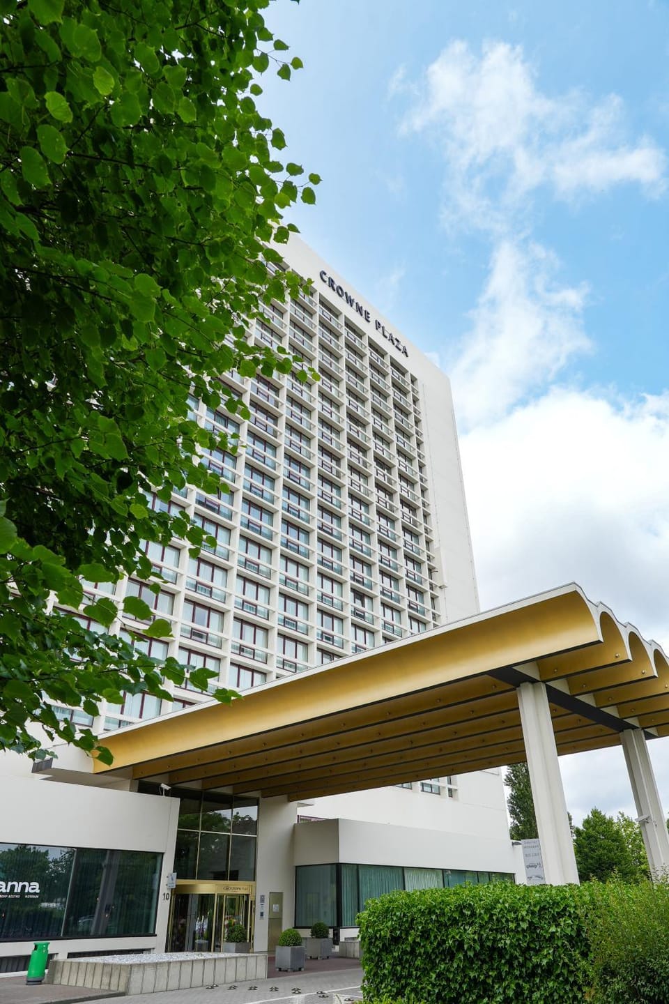 Property building, Facade/entrance