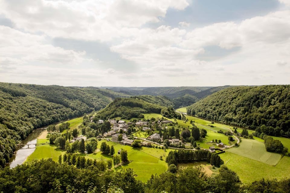 Nearby landmark, Landmark view