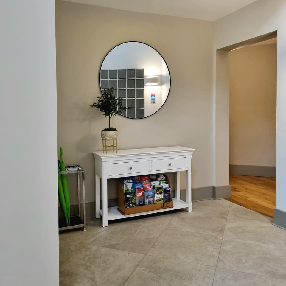 Facade/entrance, Internal: Not applicable to any particular room