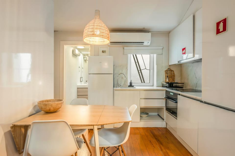 BmyGuest - Lisbon Inner Bairro Alto Apartment in Lisbon
