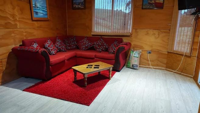 Living room, Seating area, Family