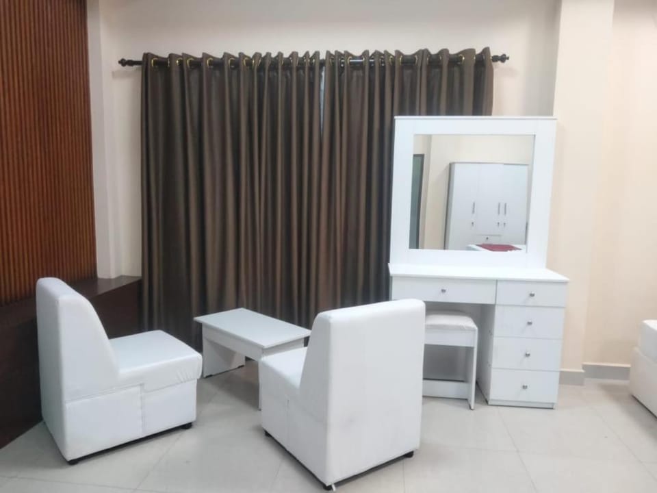 Gnaanams Hotel and Restaurant Hotel in Sri Lanka