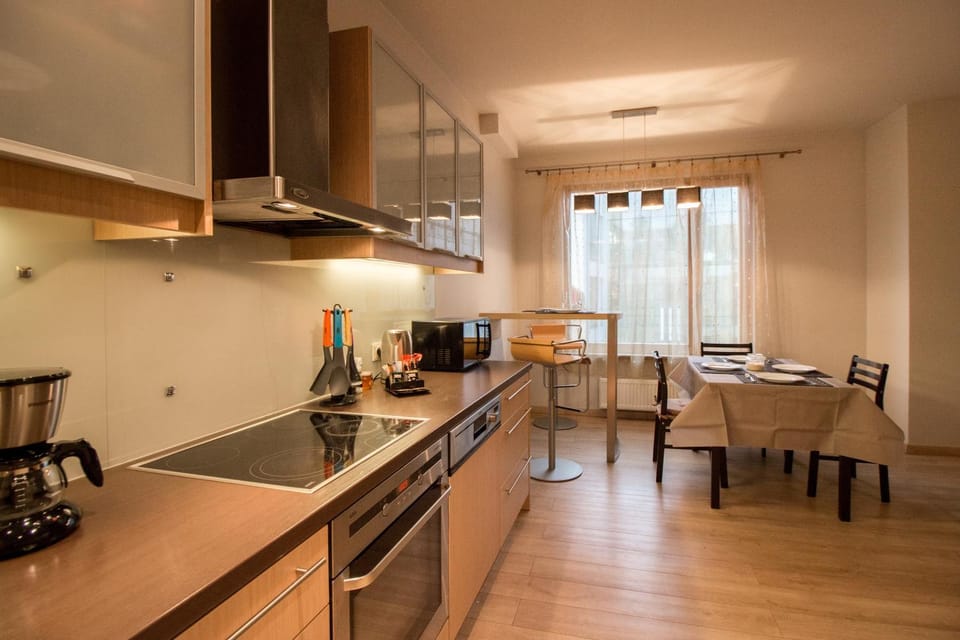 Coffee/tea facilities, Kitchen or kitchenette, Dining area