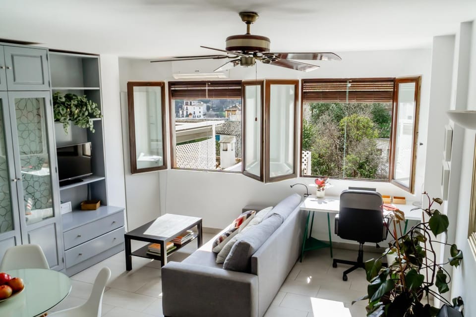 TV and multimedia, Living room, Seating area