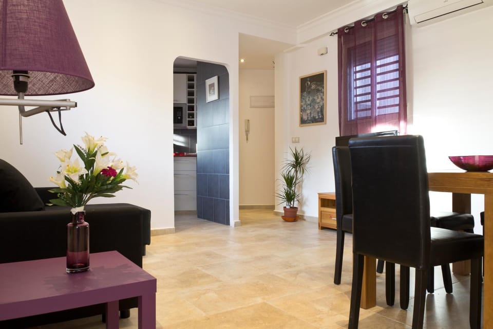 Communal lounge/ TV room, Living room, Dining area