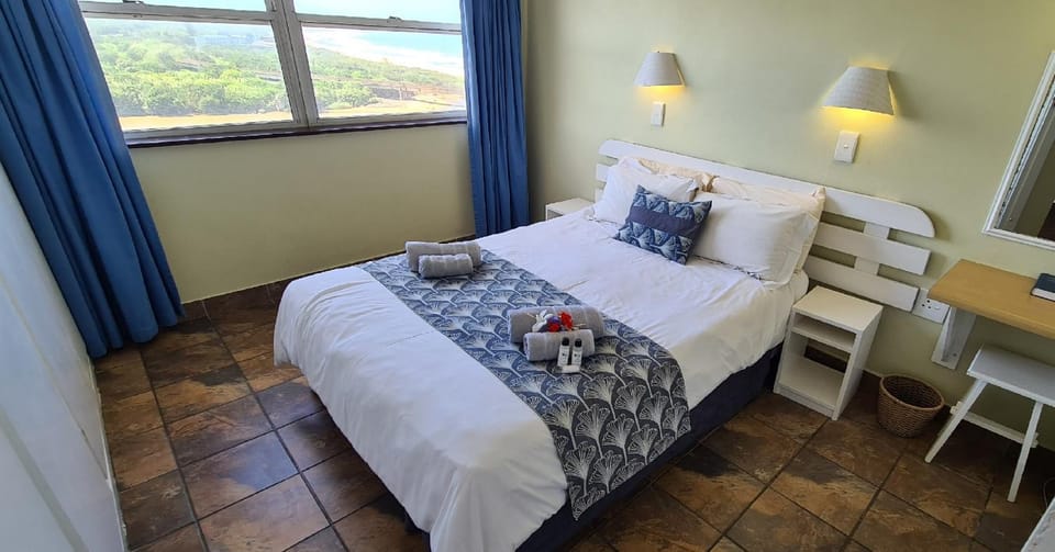 Bed, View (from property/room), Bedroom, River view, Sea view, towels