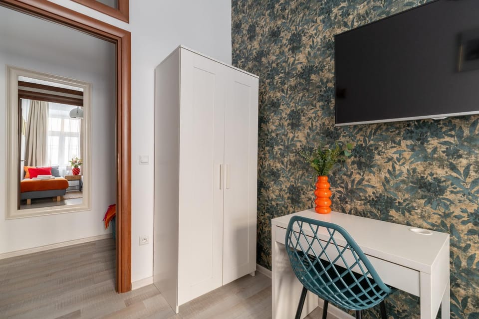 TV and multimedia, wardrobe