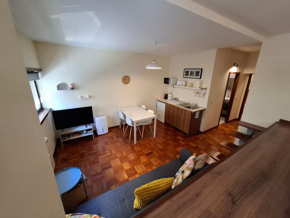 Studio 312 New Kitchen & Free Parking Apartment in Porto