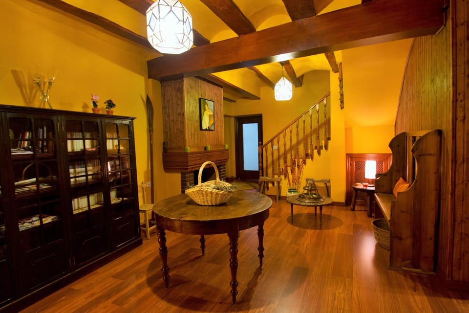 Communal lounge/ TV room