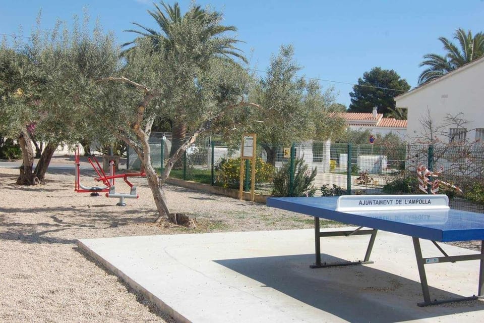 Table tennis