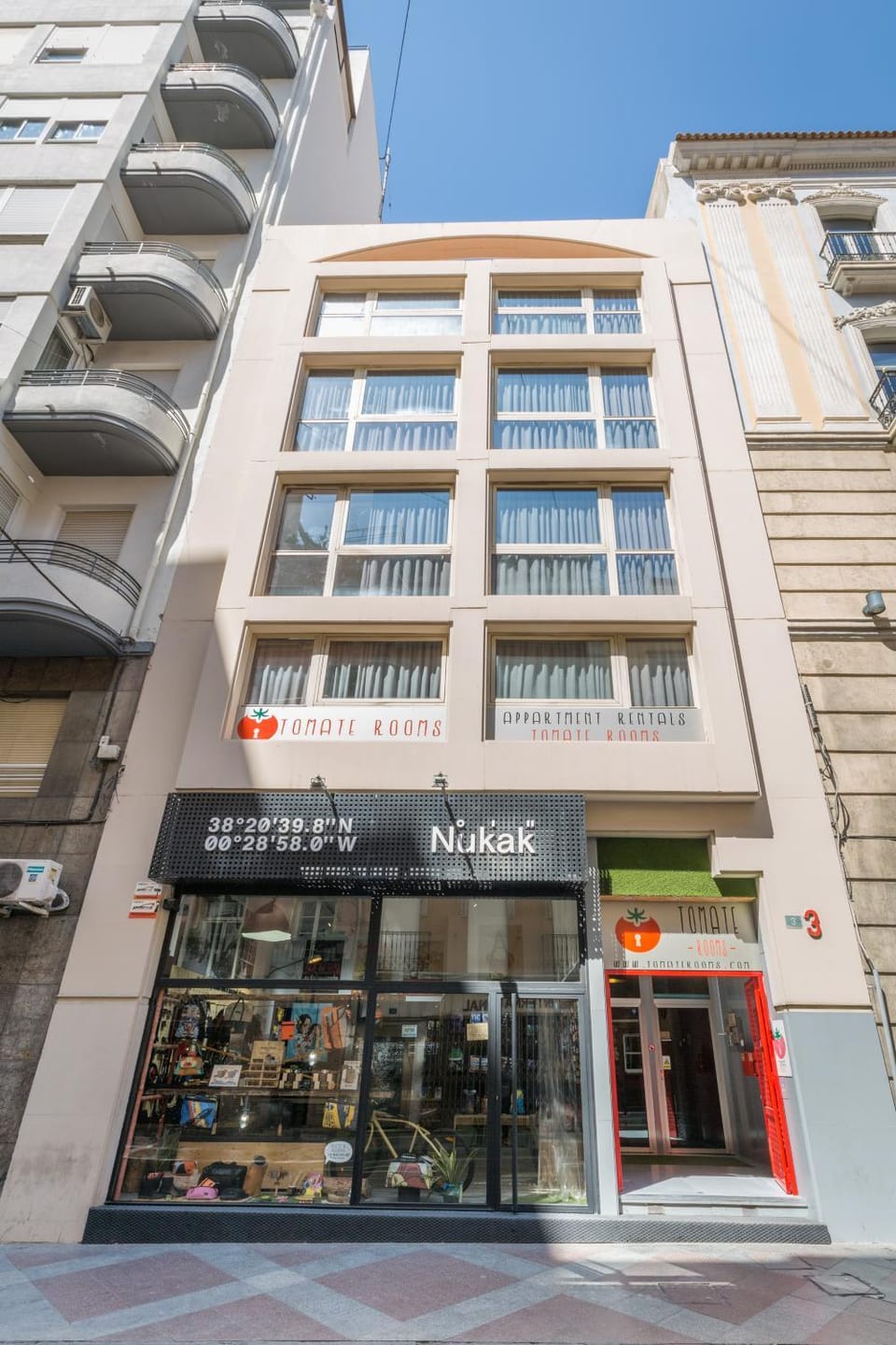Facade/entrance