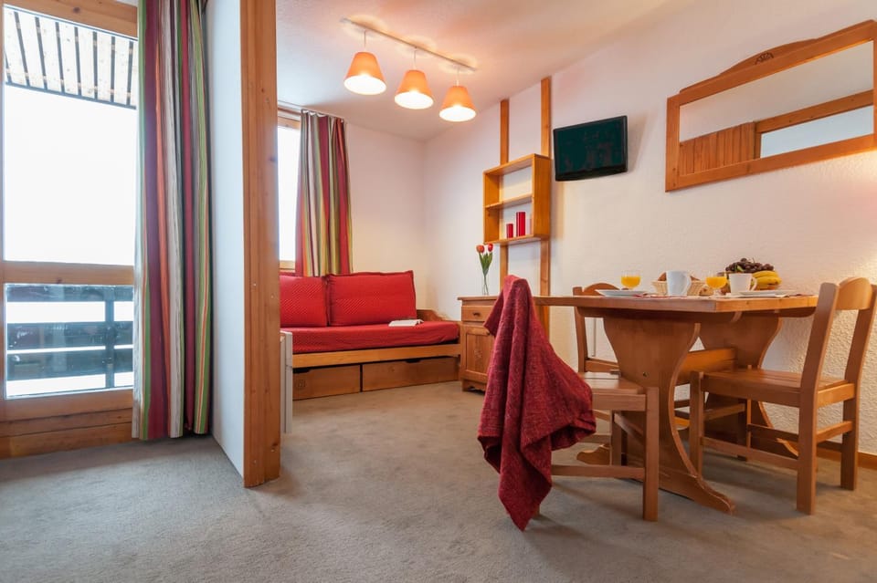 Living room, Mountain view