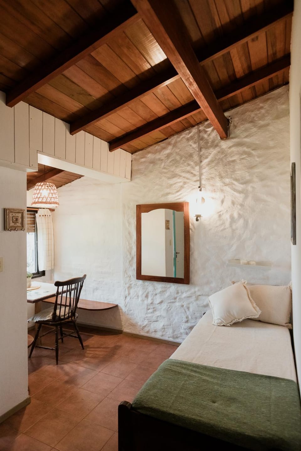 Bed, Dining area