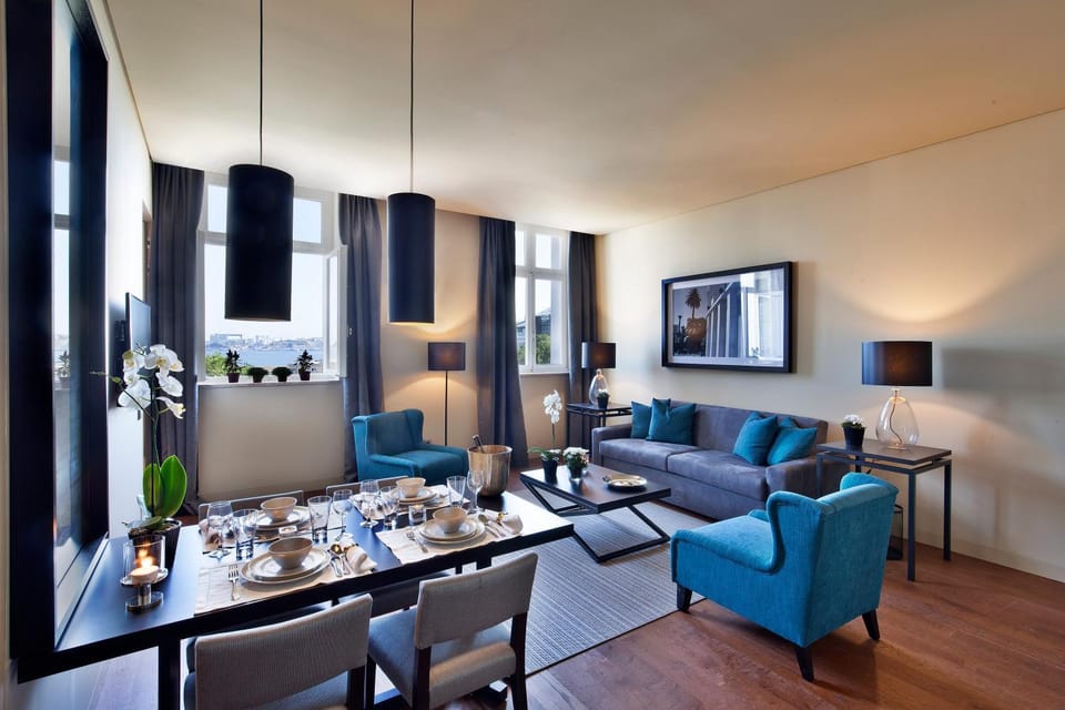 Living room, Dining area
