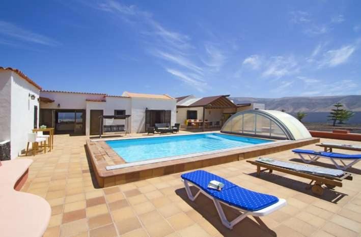 Balcony/Terrace, Swimming pool