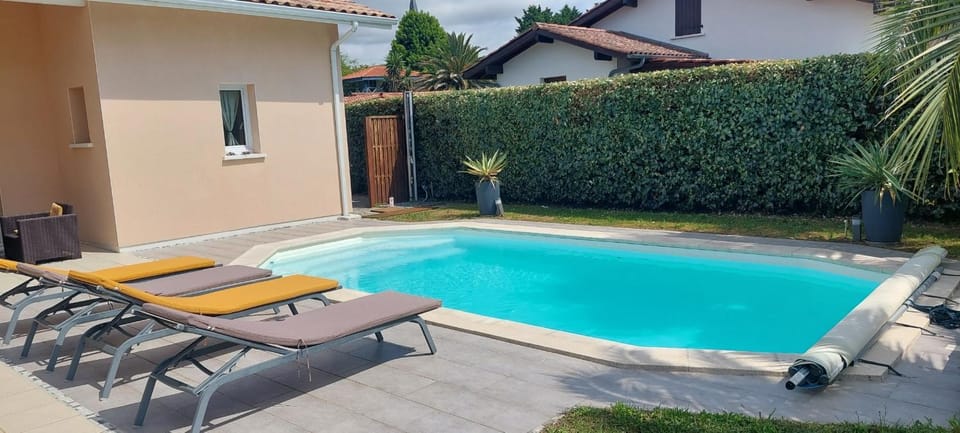 Villa piscine proche plages Villa in Hossegor