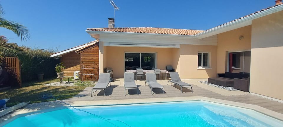 Villa piscine proche plages Villa in Hossegor