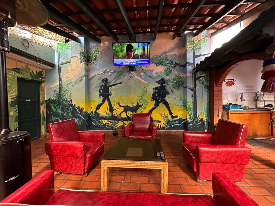 Communal lounge/ TV room