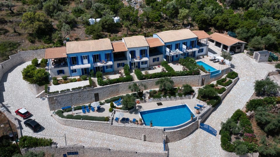 Bird's eye view, Pool view