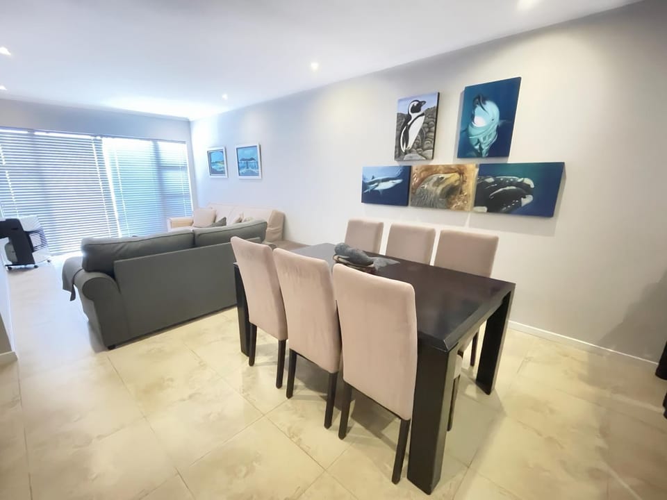 Game Room, Living room, Seating area, Dining area