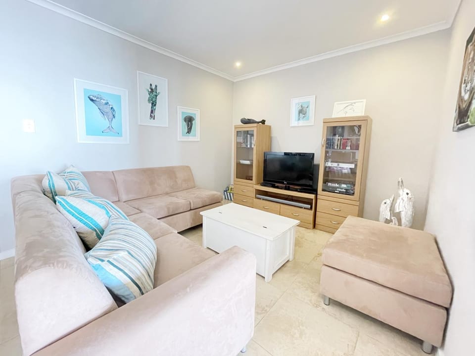 Game Room, TV and multimedia, Living room, Seating area