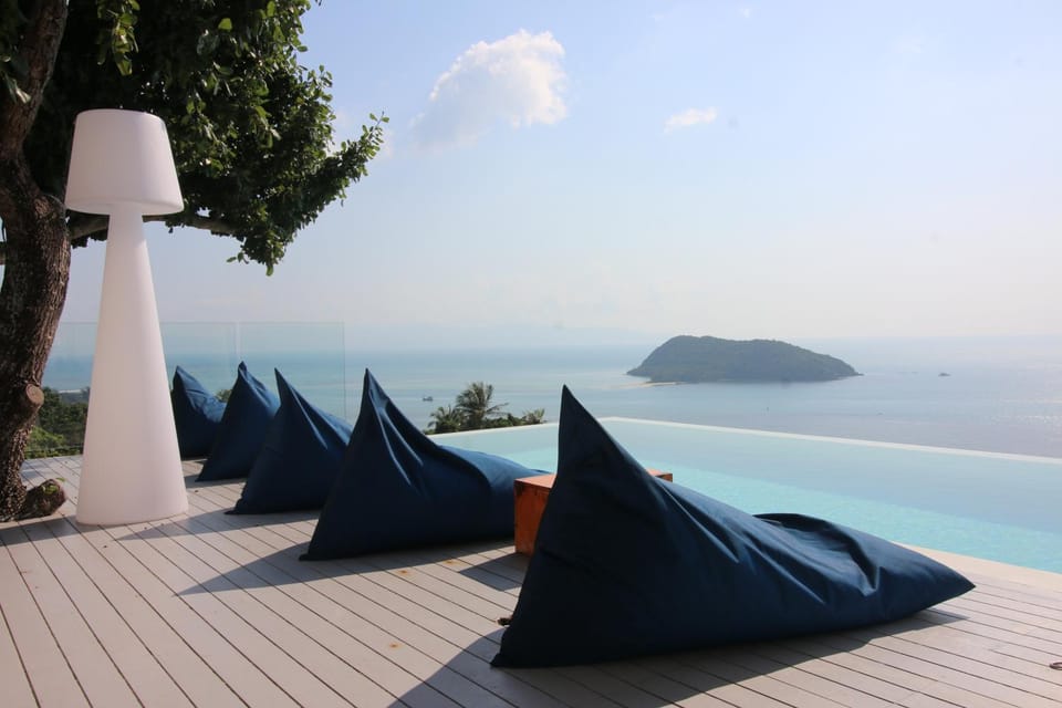 Balcony/Terrace, Sea view, Swimming pool