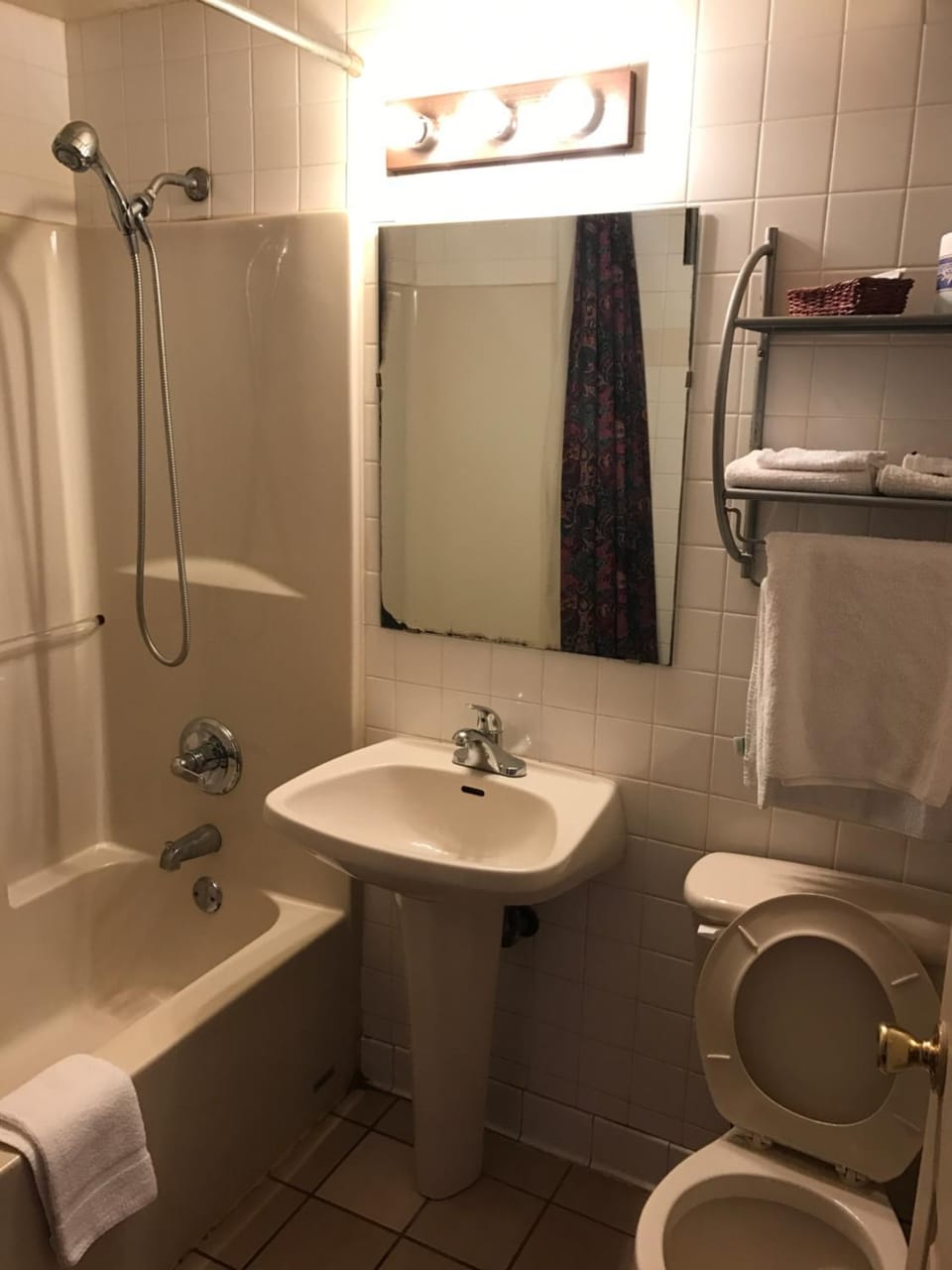 HWY Express Inn & Suites Motel in Stillwater
