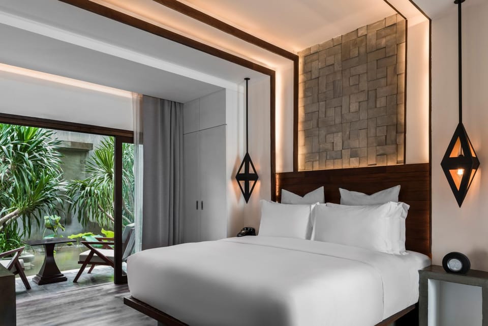 Balcony/Terrace, Bedroom, Pool view