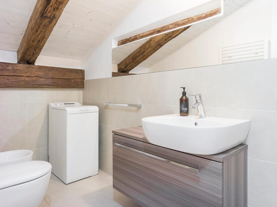 Stay COOPER l Laubenhaus Apartment in Bolzano