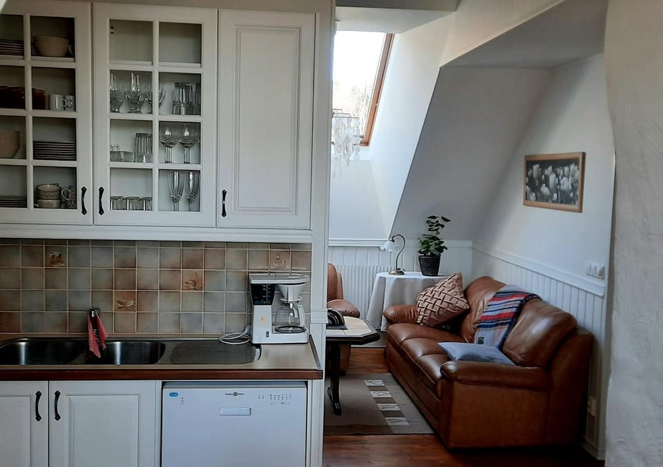 Property building, Kitchen or kitchenette, Living room