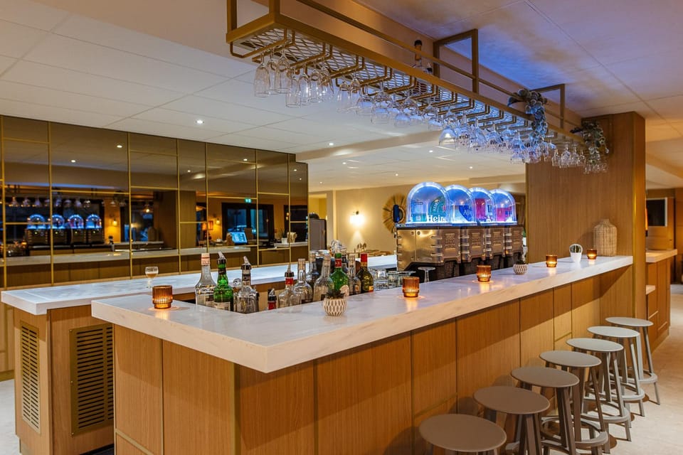 Lounge or bar, Drinks