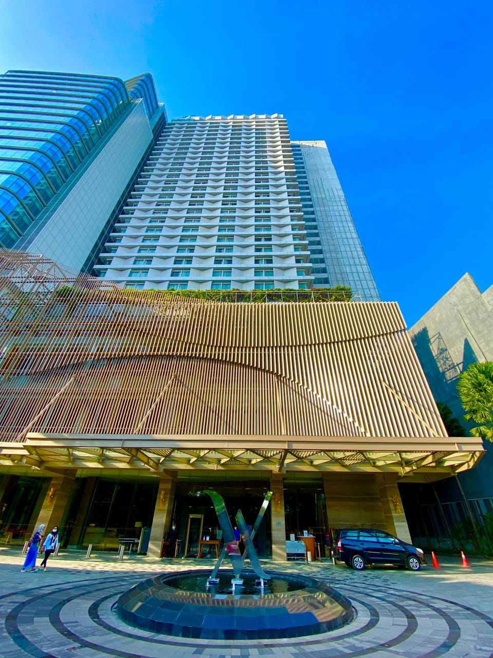 Facade/entrance