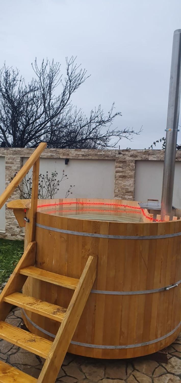 Shower, Sauna, Bathroom, Fitness centre/facilities, Seating area, Swimming pool, Family, Bath