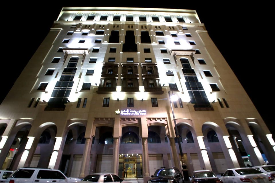 Night, Location