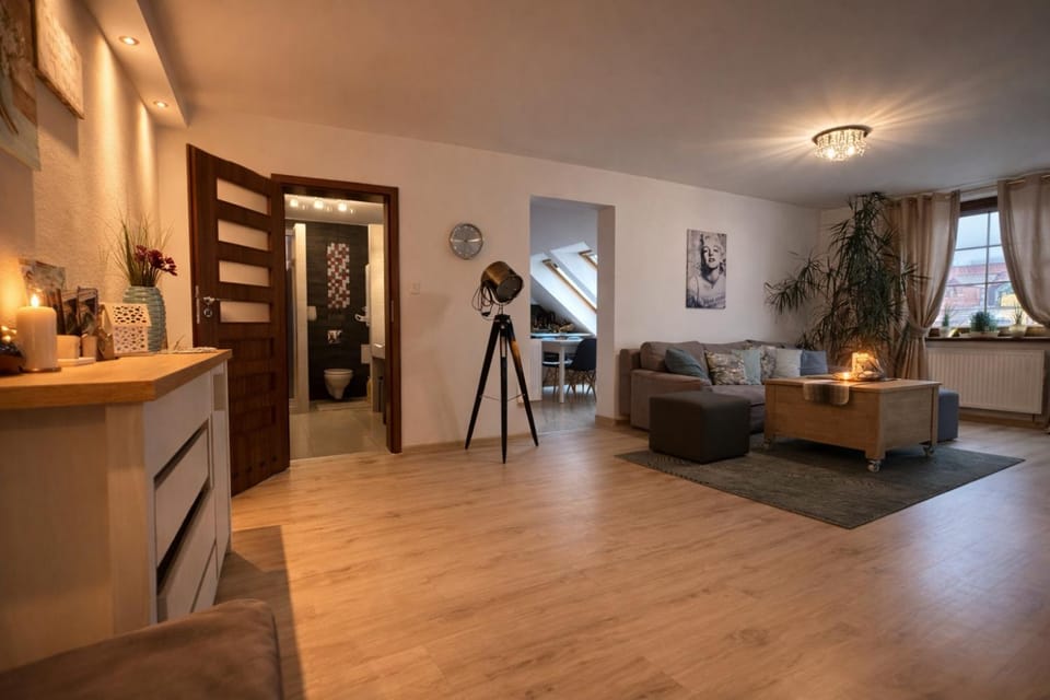 Apartamenty Jelenia Góra Imperial 501-294-838 Apartment in Lower Silesian Voivodeship
