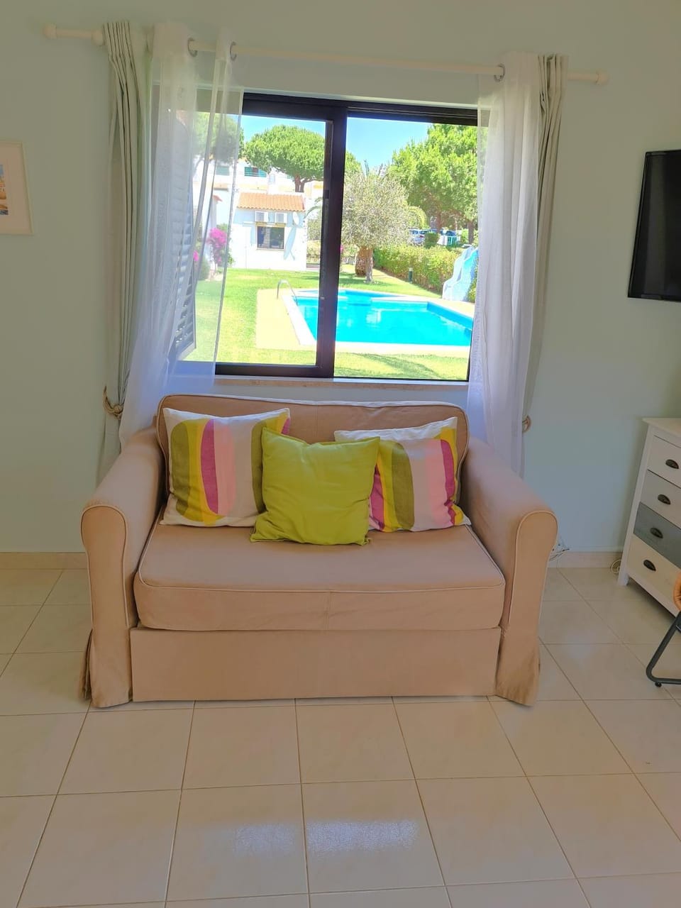 Living room, Pool view, Pool view