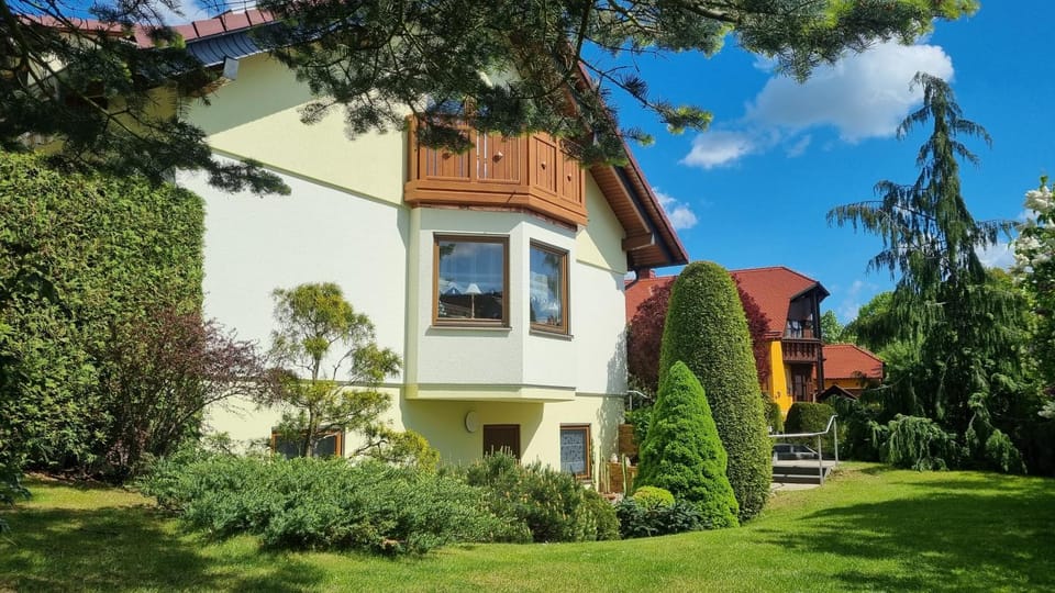 Property building, Spring, Garden, Garden view