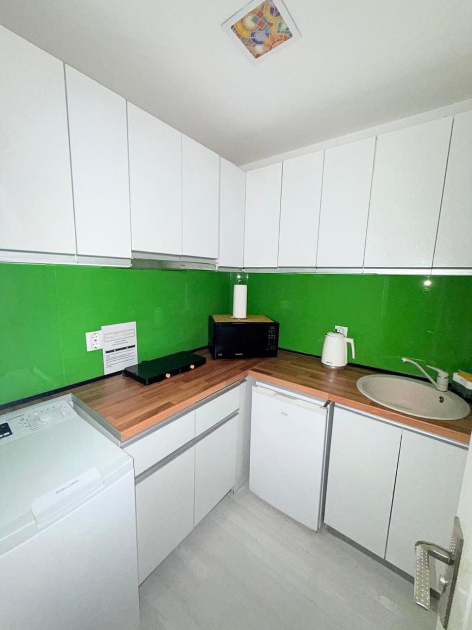 Coffee/tea facilities, stove, kitchen