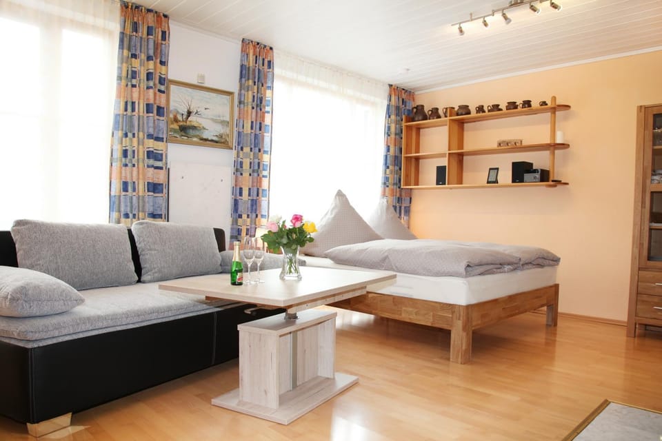 Chiemsee Comfort-Bungalow mit Garten Apartment in Prien am Chiemsee