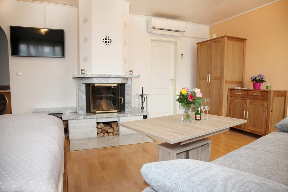 Chiemsee Comfort-Bungalow mit Garten Apartment in Prien am Chiemsee