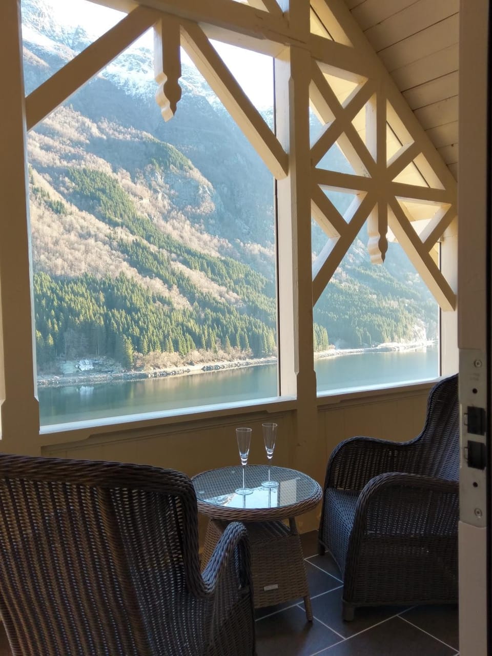 Balcony/Terrace, Lake view, Mountain view, River view