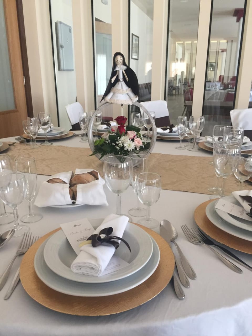 Restaurant/places to eat, Food and drinks