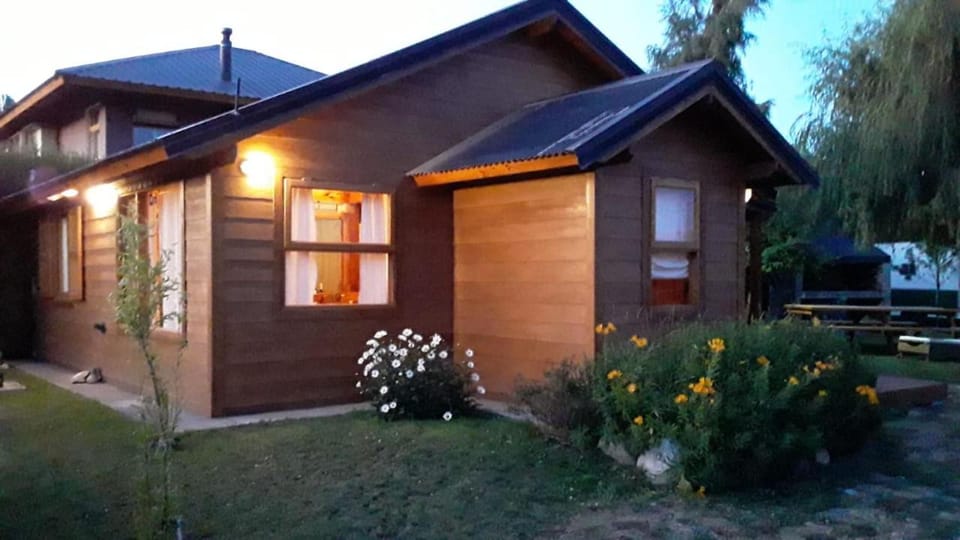 The Old Viking Fly Fishing- Alojamiento Chalet in Neuquén Province, Argentina