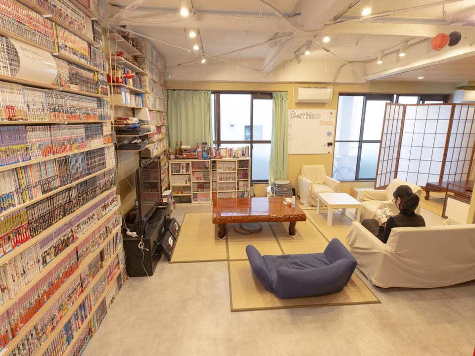 Communal lounge/ TV room