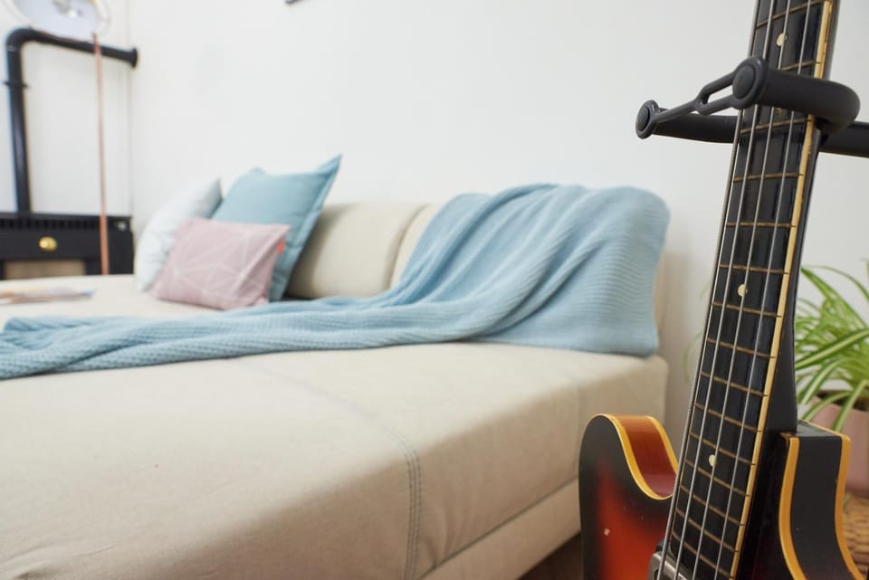 Bed, Living room
