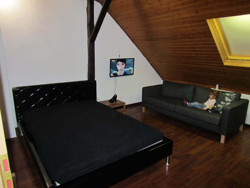 TV and multimedia, Living room, Bedroom