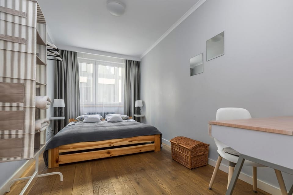 Communal lounge/ TV room, Kitchen or kitchenette, Living room, Seating area, Dining area, oven, stove